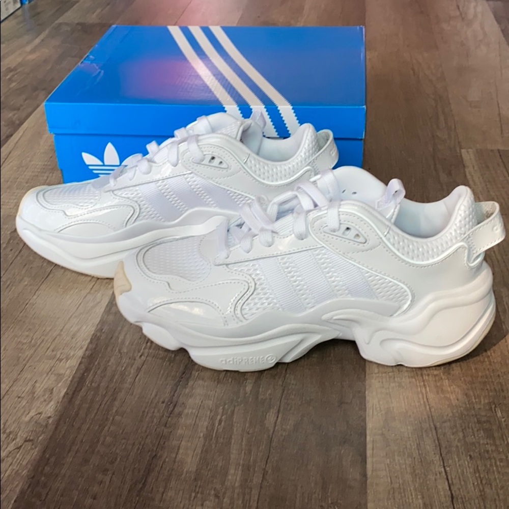 Adidas  Magmur Runner Women's - Picture 7 of 10